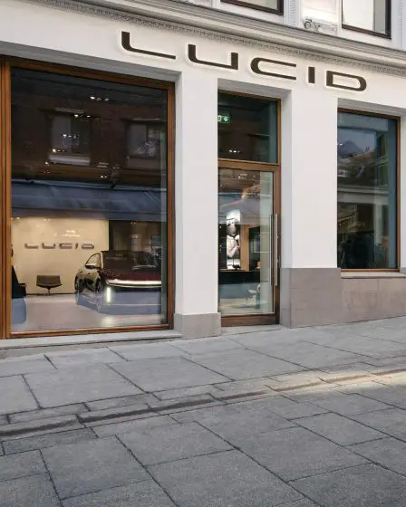 Lucid Motors ouvre son premier studio de vente au détail à Oslo, en Norvège, et nomme Michael van der Sande au poste de directeur général pour l'Europe. - 12