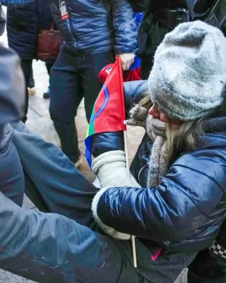 Greta Thunberg détenue par la police norvégienne lors d'une manifestation pro-Sami 2 Greta Thunberg détenue par la police norvégienne lors d'une manifestation pro-Sami - 1