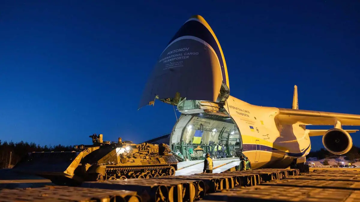 La Norvège a envoyé à l'Ukraine des véhicules pour percer les défenses russes 4 La Norvège a envoyé à l'Ukraine des véhicules pour percer les défenses russes - 3