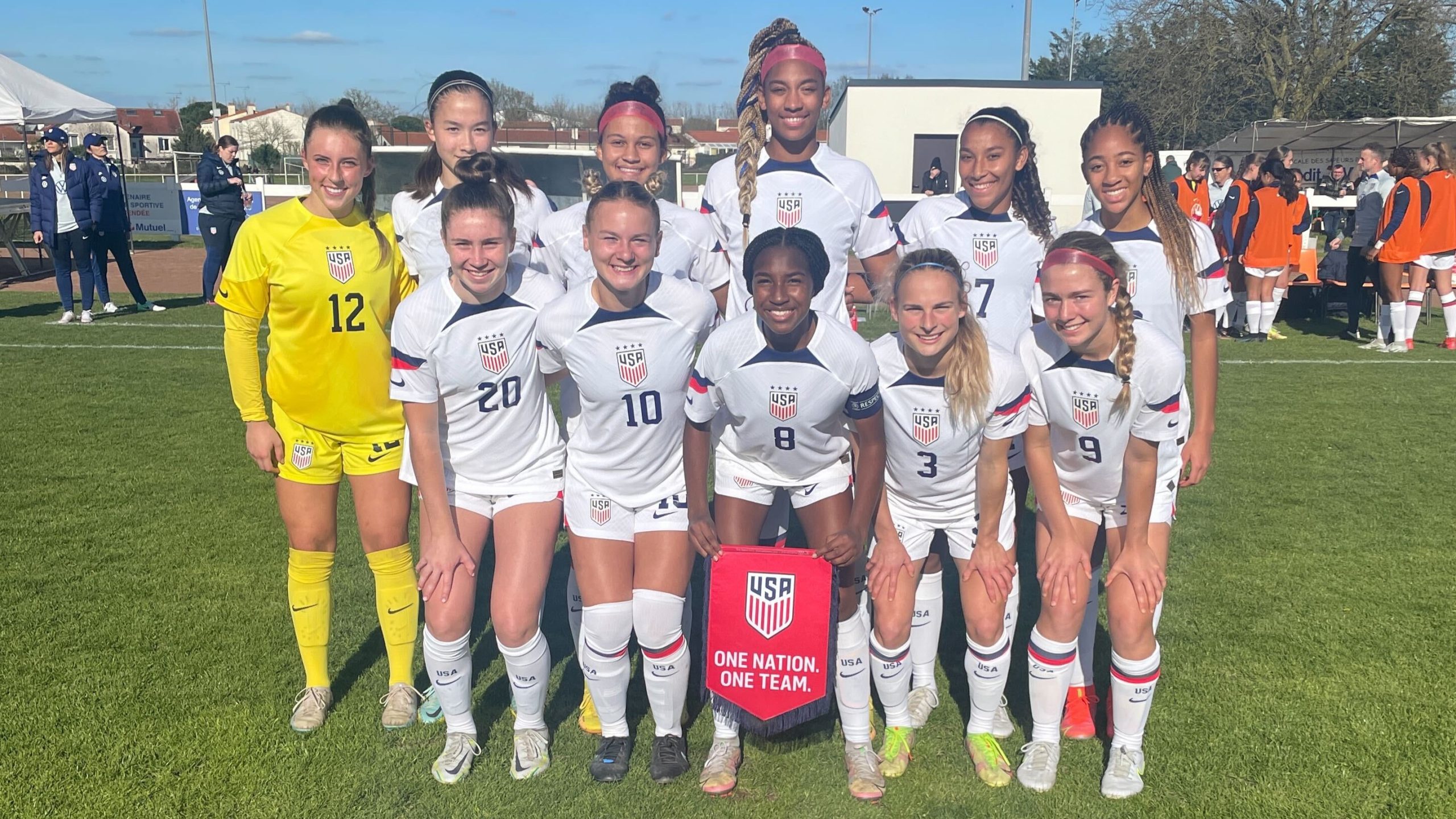 L'équipe nationale féminine des moins de 16 ans des États-Unis passe devant la Norvège - 3