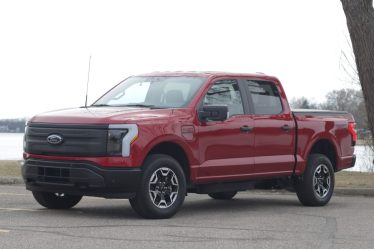 Avec le F-150 Lightning en Norvège, vous pouvez traverser un fjord au volant d'une Ford électrique. - 16