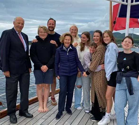 Célébrations de Pâques pour la famille royale de Norvège 4 Célébrations de Pâques pour la famille royale de Norvège - 3
