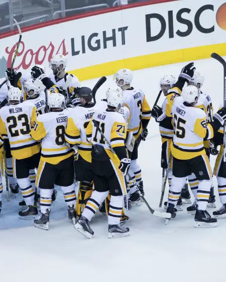 Les Penguins de Pittsburgh accueillent un fan de Make-A-Wish venu de Norvège - 1