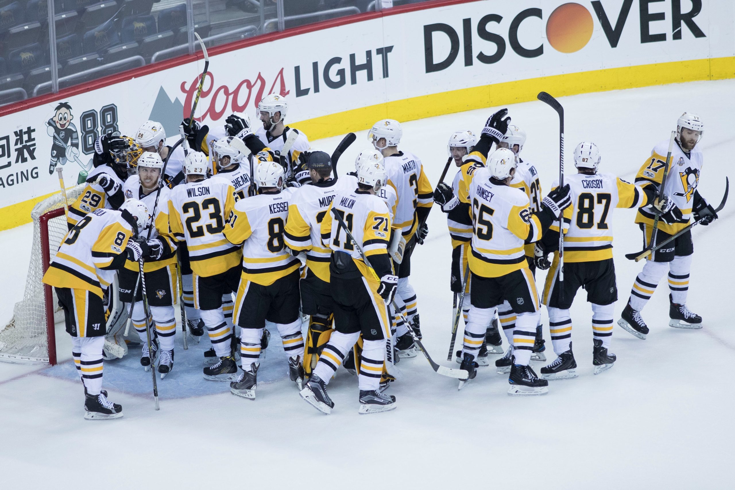 Les Penguins de Pittsburgh accueillent un fan de Make-A-Wish venu de Norvège 4 Les Penguins de Pittsburgh accueillent un fan de Make-A-Wish venu de Norvège - 3