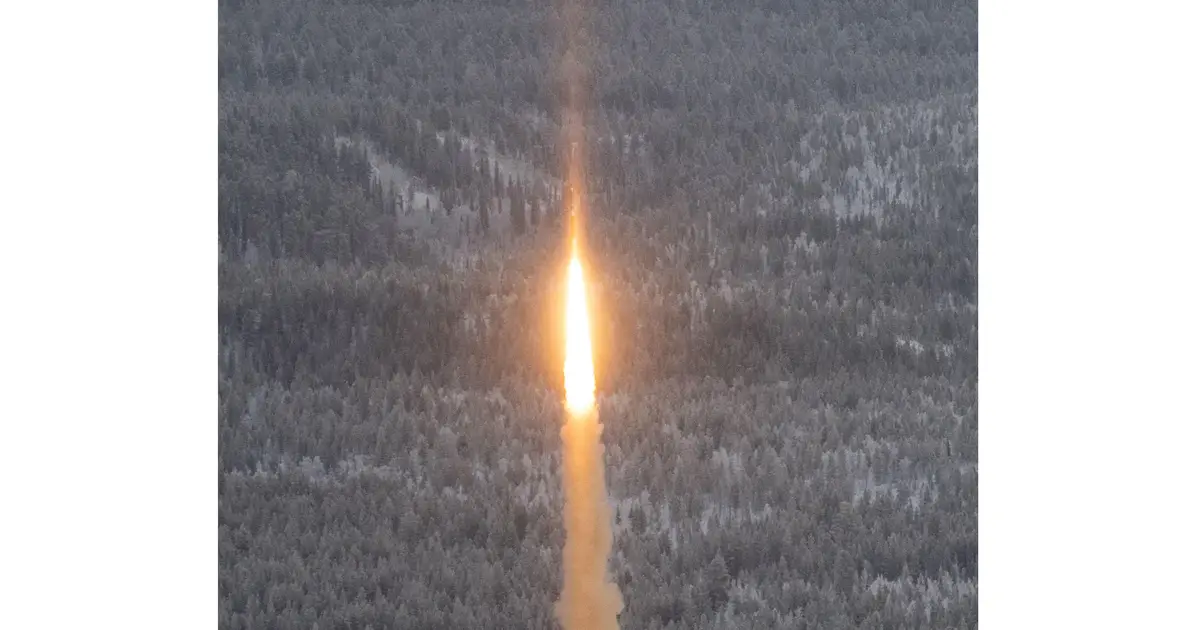 Une fusée de recherche suédoise s'écarte de sa trajectoire et atterrit accidentellement en Norvège 4 Une fusée de recherche suédoise s'écarte de sa trajectoire et atterrit accidentellement en Norvège - 3