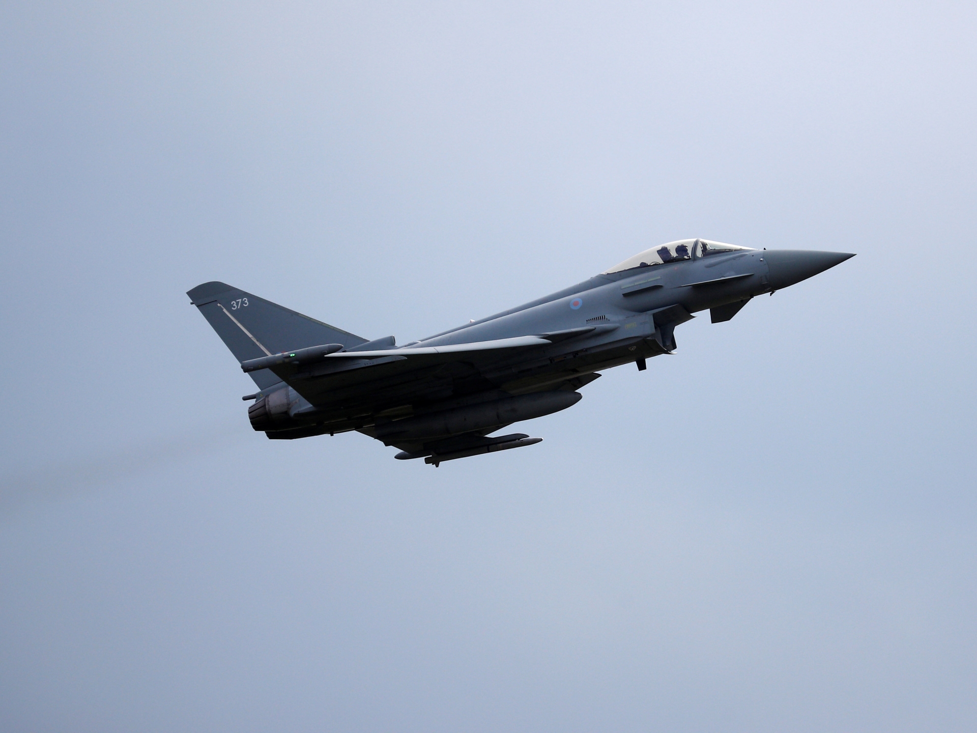 Des avions de combat britanniques et norvégiens se lancent à la poursuite d'un avion de patrouille russe 4 Des avions de combat britanniques et norvégiens se lancent à la poursuite d'un avion de patrouille russe - 3