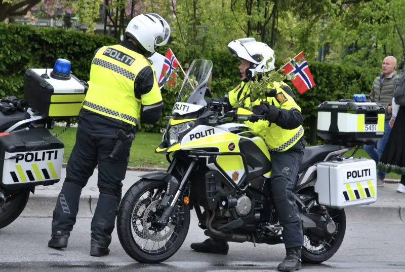La Norvège s'éveille aux besoins en matière de sécurité 32 La Norvège s'éveille aux besoins en matière de sécurité - 31