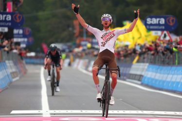 Le Français Paret-Peintre remporte une étape du Giro, le Norvégien Leknessund en rose - 18