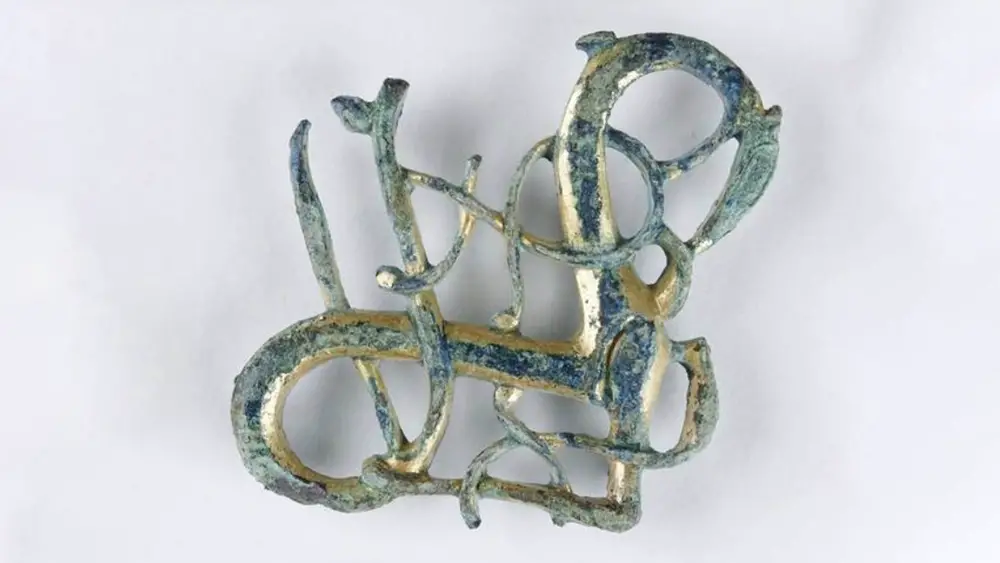 Une boucle viking vieille de 1 000 ans est découverte en Norvège - 100
