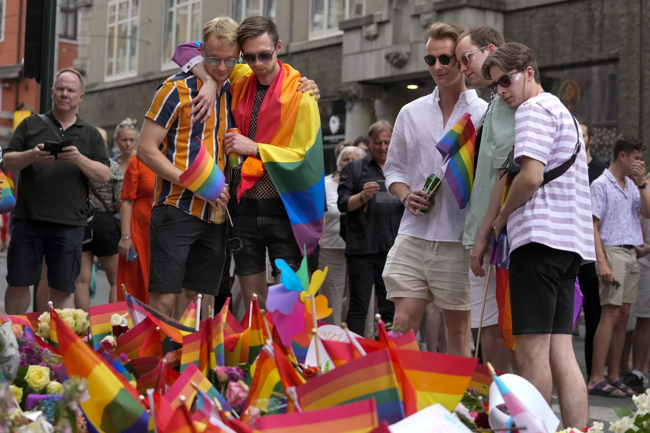 L'agence norvégienne de sécurité intérieure disposait de renseignements sur une attaque imminente avant la fusillade lors de la Pride 4 L'agence norvégienne de sécurité intérieure disposait de renseignements sur une attaque imminente avant la fusillade lors de la Pride - 3