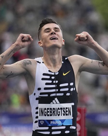 Le Norvégien Jakob Ingebrigtsen bat le record du 2 miles vieux de 25 ans - 42