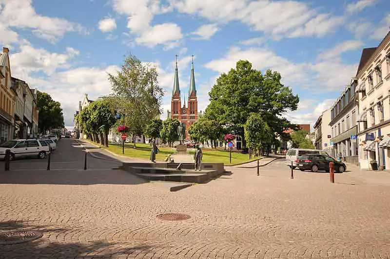 La ville de Skien en été