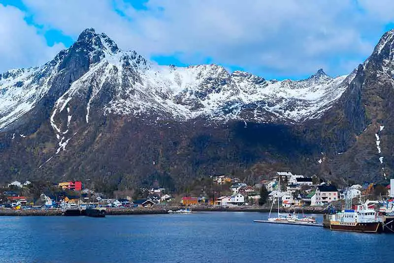 Ville de Svolvaer sur les îles Lofoten en Norvège