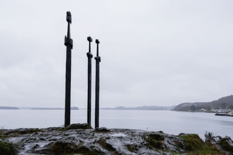 Le guide complet de Stavanger en 2023, Norvège 66 Le monument aux épées à Stavanger, Norvège.