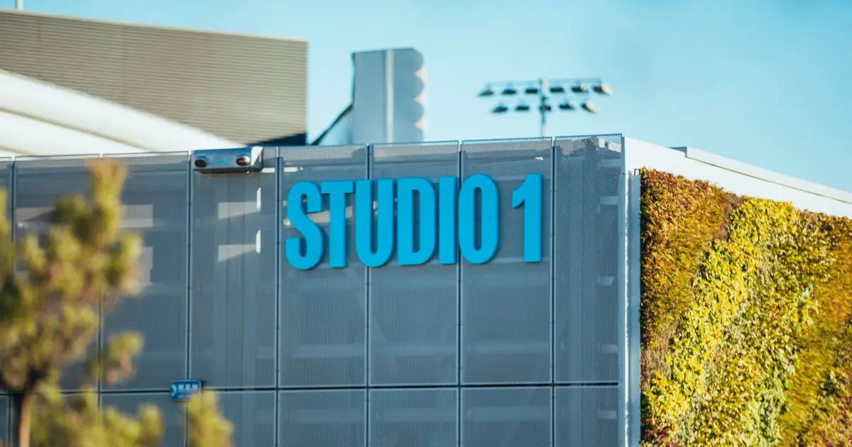 À l'intérieur de l'effort de Man City pour affronter Sky et BT dans une bataille médiatique croissante pour les fans À l'intérieur de la lutte de Man City contre Sky et BT dans une bataille médiatique en plein essor pour les fans. 8 À l'intérieur de l'effort de Man City pour affronter Sky et BT dans une bataille médiatique croissante pour les fans À l'intérieur de la lutte de Man City contre Sky et BT dans une bataille médiatique en plein essor pour les fans. - 7