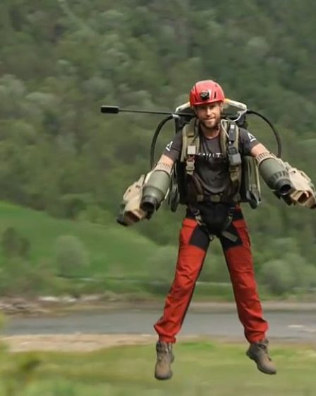 VIDÉO : L'inventeur d'une combinaison à réaction fait une démonstration 8 VIDÉO : L'inventeur d'une combinaison à réaction fait une démonstration - 7