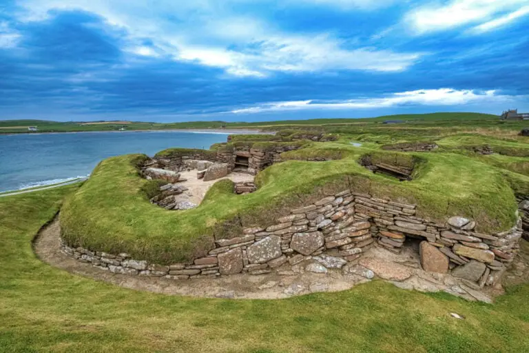 Skara Brae, un site néolithique construit en pierre dans les Orcades.