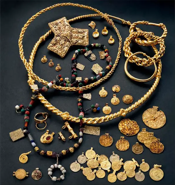 Le trésor de Hoen, découvert en 1834, est le plus grand trésor de l'ère viking découvert en Norvège. (Kulturhistorisk Museum / CC BY-SA 4.0)