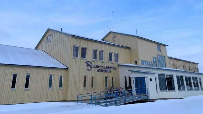 Le Svalbard aux prises avec la santé des passagers des bateaux de croisière 24 Hôpital de Longyearbyen au Svalbard.
