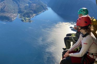 Une immense falaise en Norvège ouvre une route touristique à couper le souffle - 18