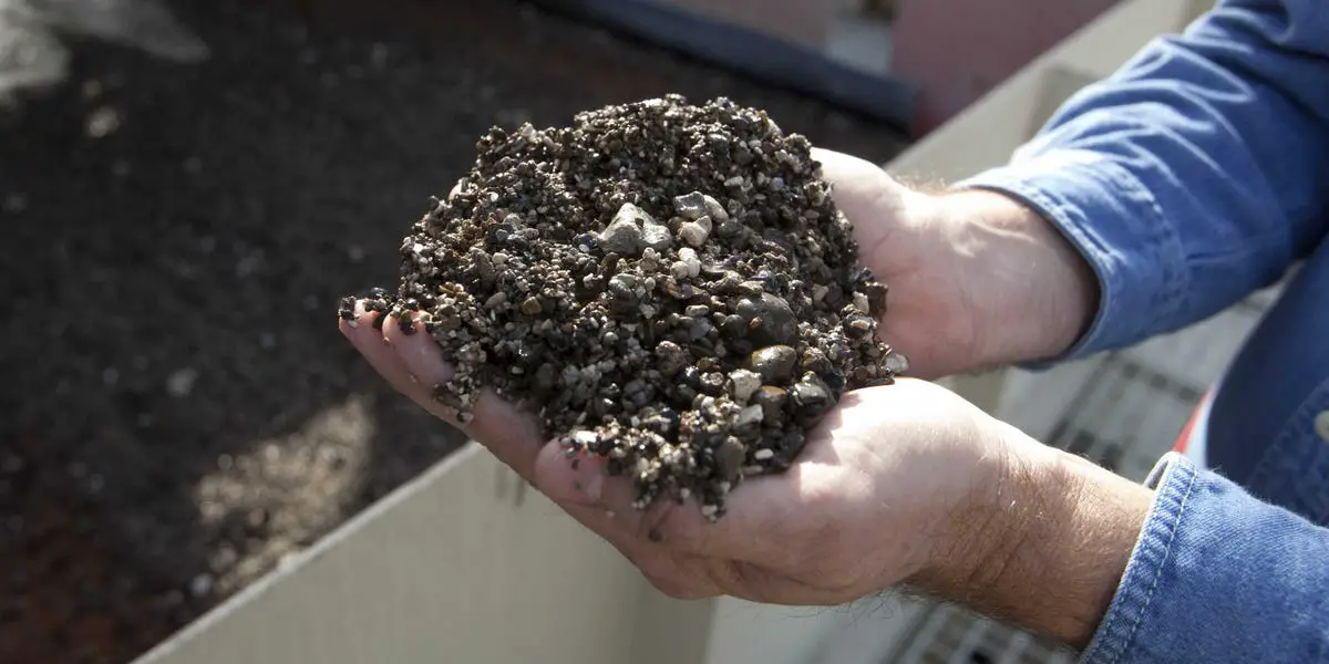 La découverte d'un énorme minerai aidera les voitures électriques de demain à rouler 4 La découverte d'un énorme minerai aidera les voitures électriques de demain à rouler - 3