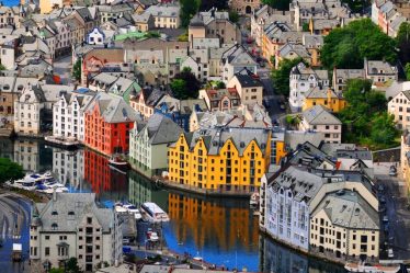 La Norvège est enfin assez abordable pour être visitée avec un budget limité, la monnaie nationale atteignant son plus bas niveau historique - 20