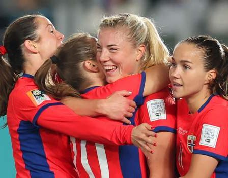 Norvège 6-0 Philippines : Les Norvégiens se qualifient pour les huitièmes de finale en s'imposant largement - 41