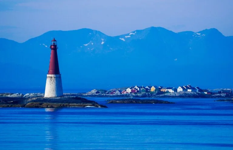 Une introduction à Kristiansund, Norvège 34 Phare de Grip.