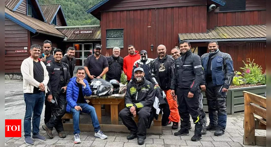 Ajith pose avec ses amis motards en Norvège | Tamil Movie News 4 Ajith pose avec ses amis motards en Norvège | Tamil Movie News - 3