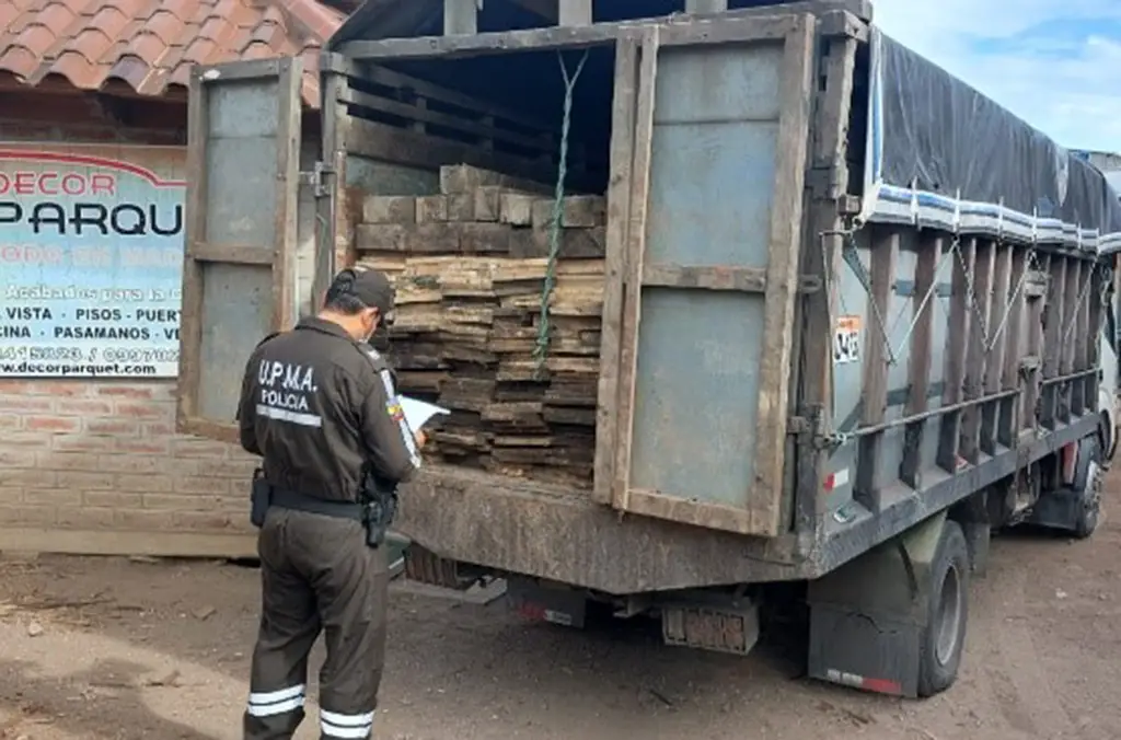 INTERPOL, l'ONUDC et la Norvège renforcent leur alliance contre la criminalité forestière 28 INTERPOL, l'ONUDC et la Norvège renforcent leur alliance contre la criminalité forestière - 27