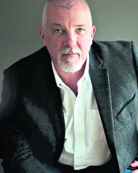 Bruce Robert Coffin, écrivain du Maine, conférencier à la bibliothèque de Norvège 2 Bruce Robert Coffin, écrivain du Maine, conférencier à la bibliothèque de Norvège - 1