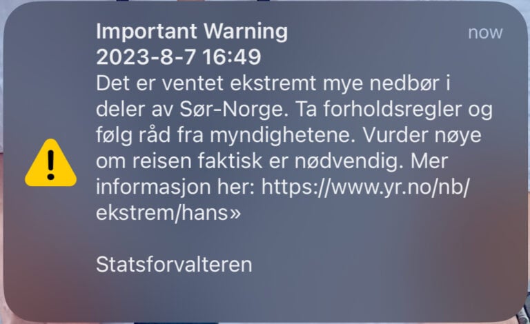 La tempête "Hans" frappe la Norvège et sème le chaos dans les transports 16 Alerte nationale en Norvège.