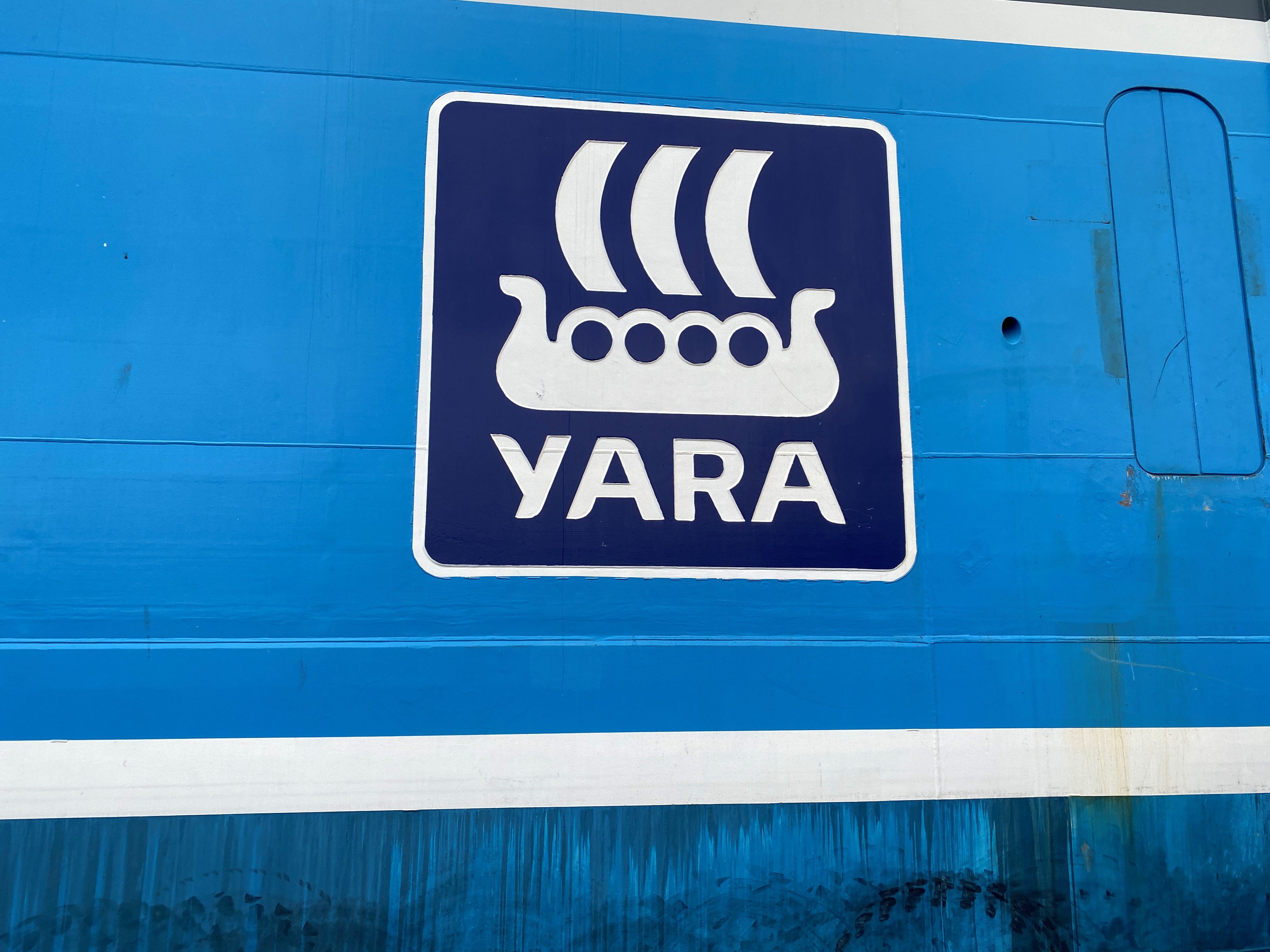 L'entreprise norvégienne Yara voit des signes de reprise après un manque à gagner 9 Yara Birkeland, le premier porte-conteneurs entièrement électrique et autonome au monde, est amarré à Oslo.