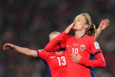 Avec deux des plus beaux buts de la Coupe du monde, la Norvège se débarrasse de ses démons et se qualifie pour les huitièmes de finale. - 16