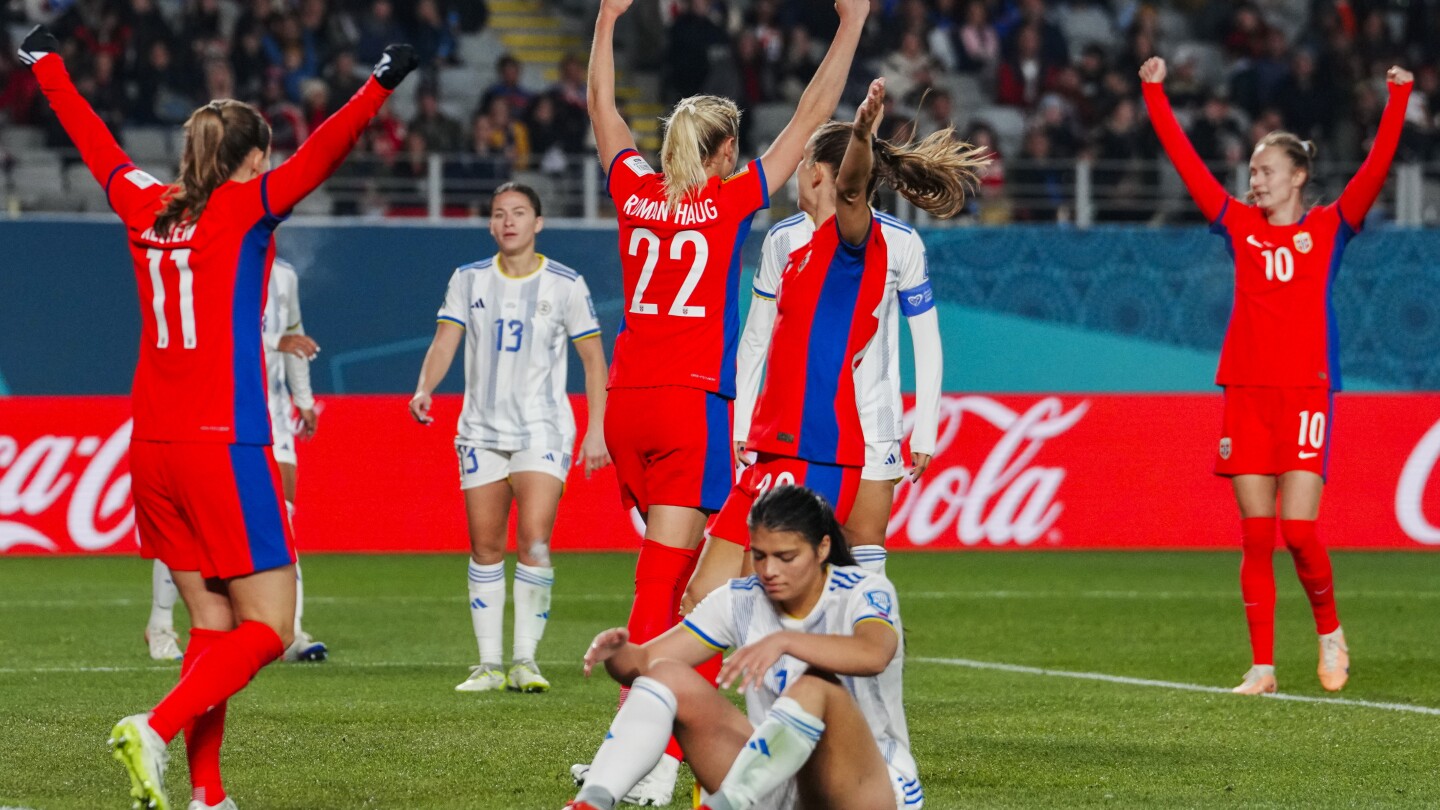La Norvège se qualifie pour les huitièmes de finale de la Coupe du Monde Féminine de la FIFA grâce à sa victoire 6-0 sur les Philippines 4 La Norvège se qualifie pour les huitièmes de finale de la Coupe du Monde Féminine de la FIFA grâce à sa victoire 6-0 sur les Philippines - 3