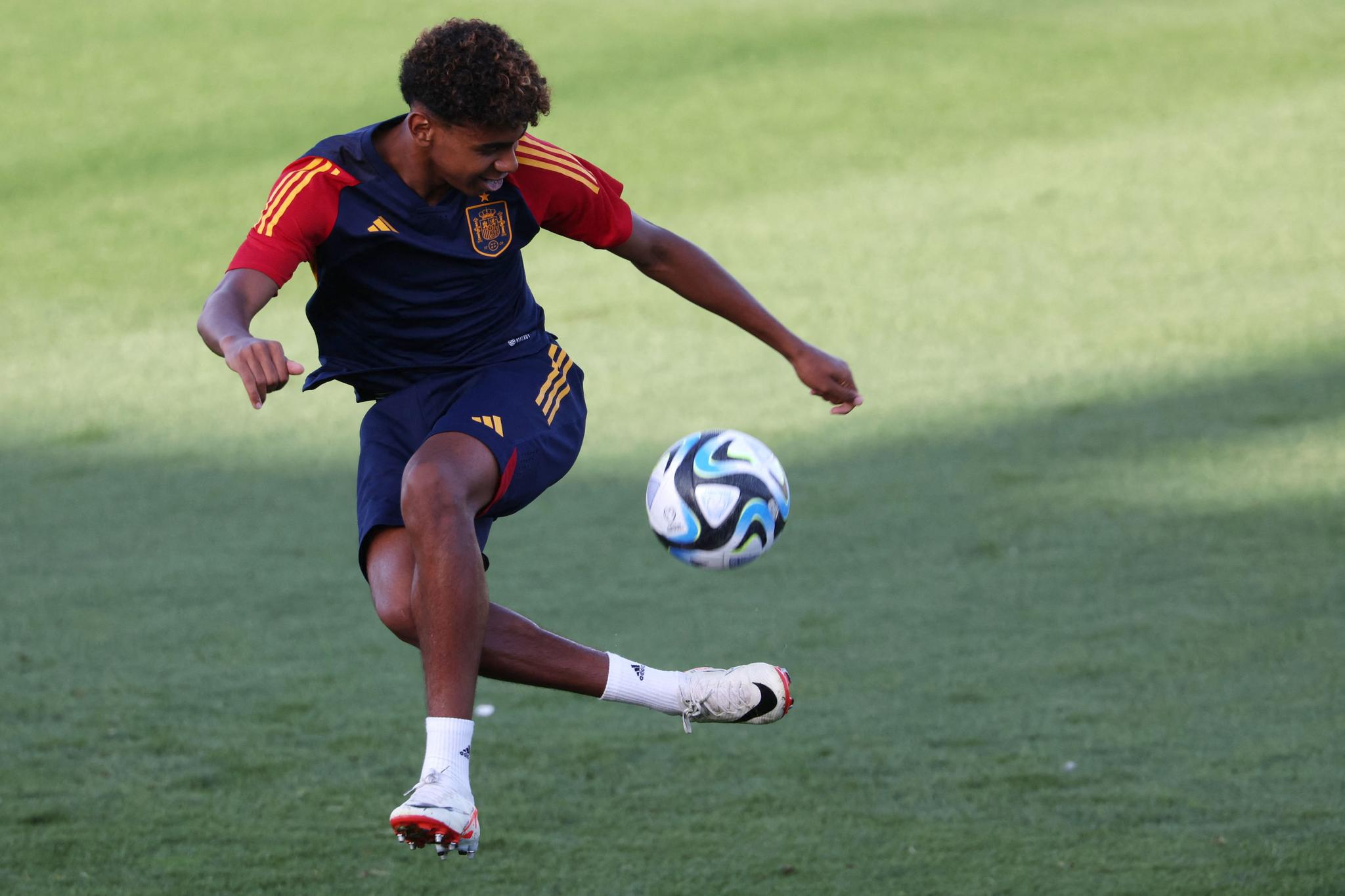 Sûr que le "prodige" du Barça battra le record de l'équipe nationale espagnole 6 Sûr que le "prodige" du Barça battra le record de l'équipe nationale espagnole - 5
