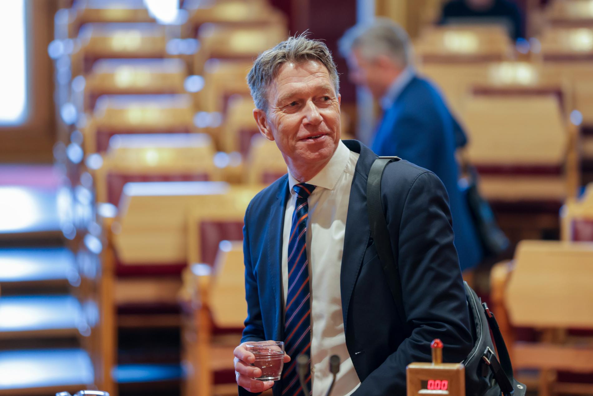 - Jusqu'à 80 nouveaux postes - E24 6 - Jusqu'à 80 nouveaux postes - E24 - 5