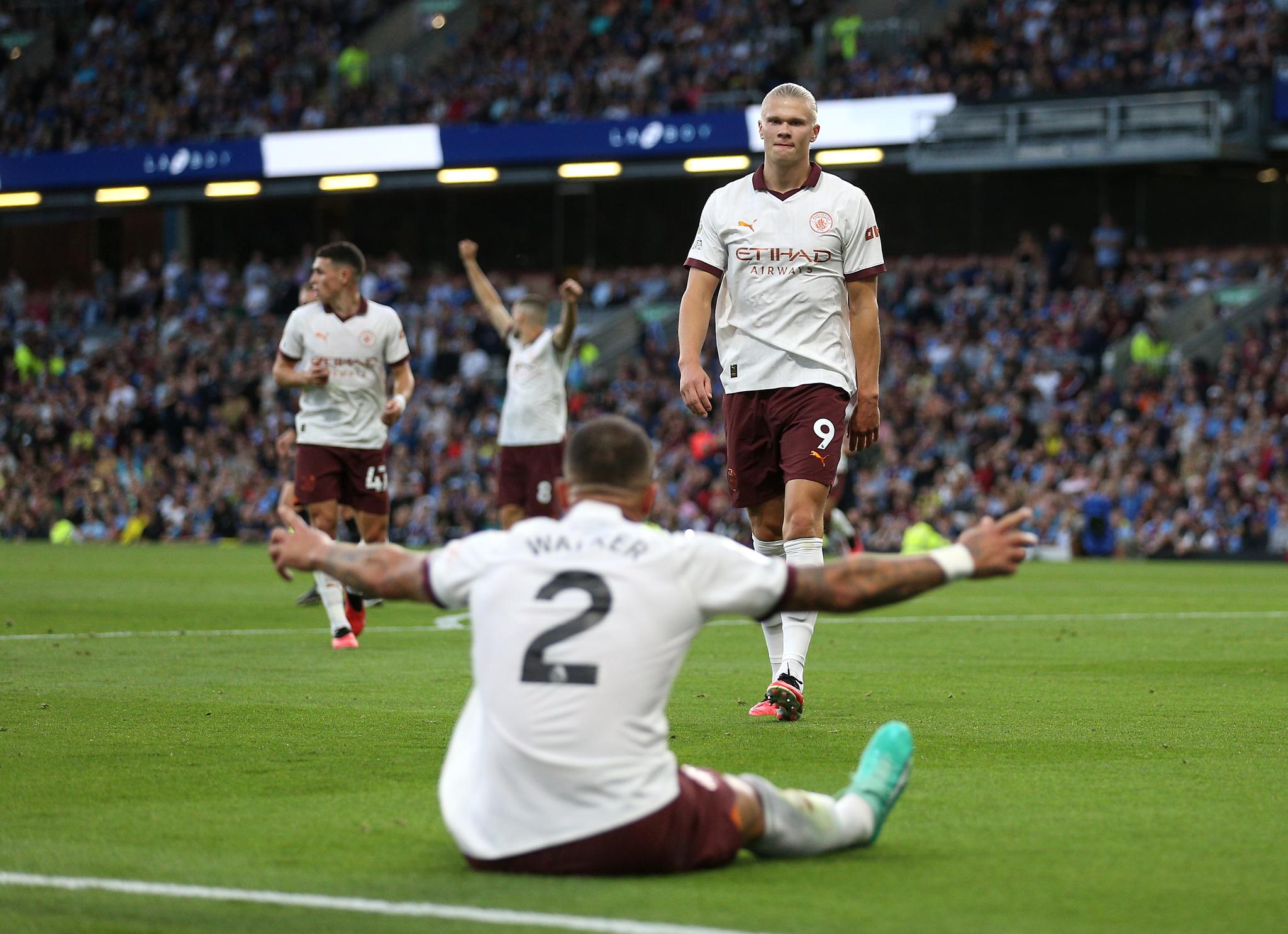 Guardiola a plaisanté sur le contrat de Walker 4 Guardiola a plaisanté sur le contrat de Walker - 3