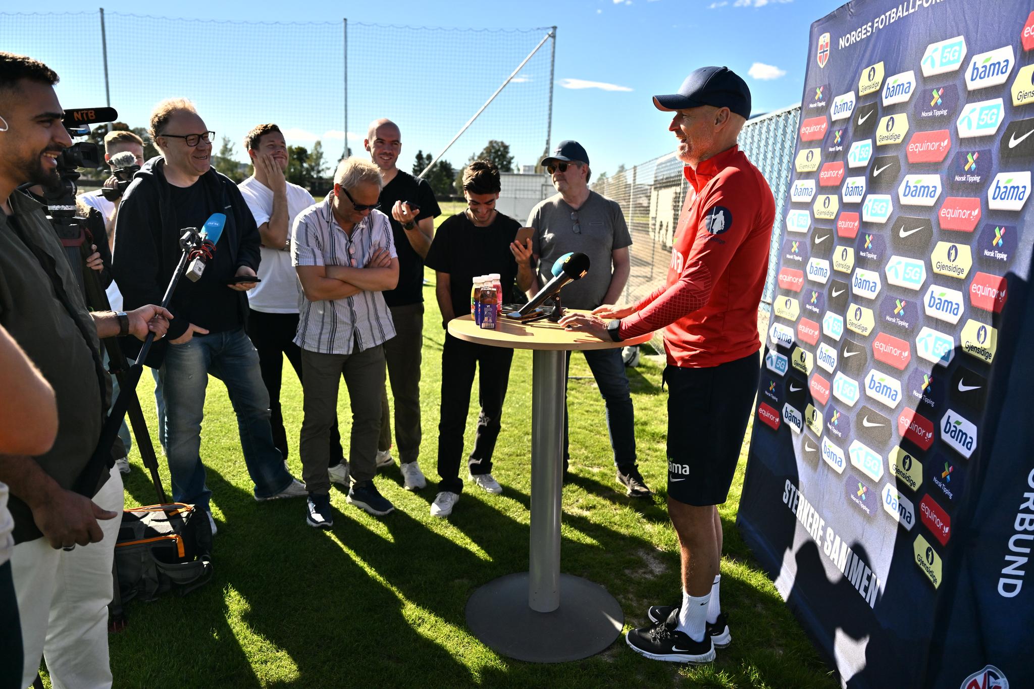 Solbakken répond au message de Haaland à propos de Bobb - 7