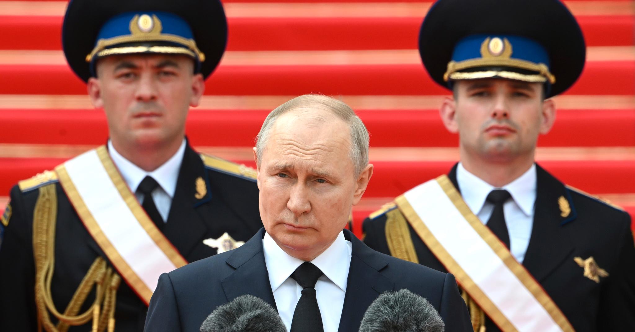Poutine a forcé les élections – au grand désespoir des généraux. Cela ne se passe pas tout à fait comme prévu. 4 Poutine a forcé les élections – au grand désespoir des généraux. Cela ne se passe pas tout à fait comme prévu. - 3