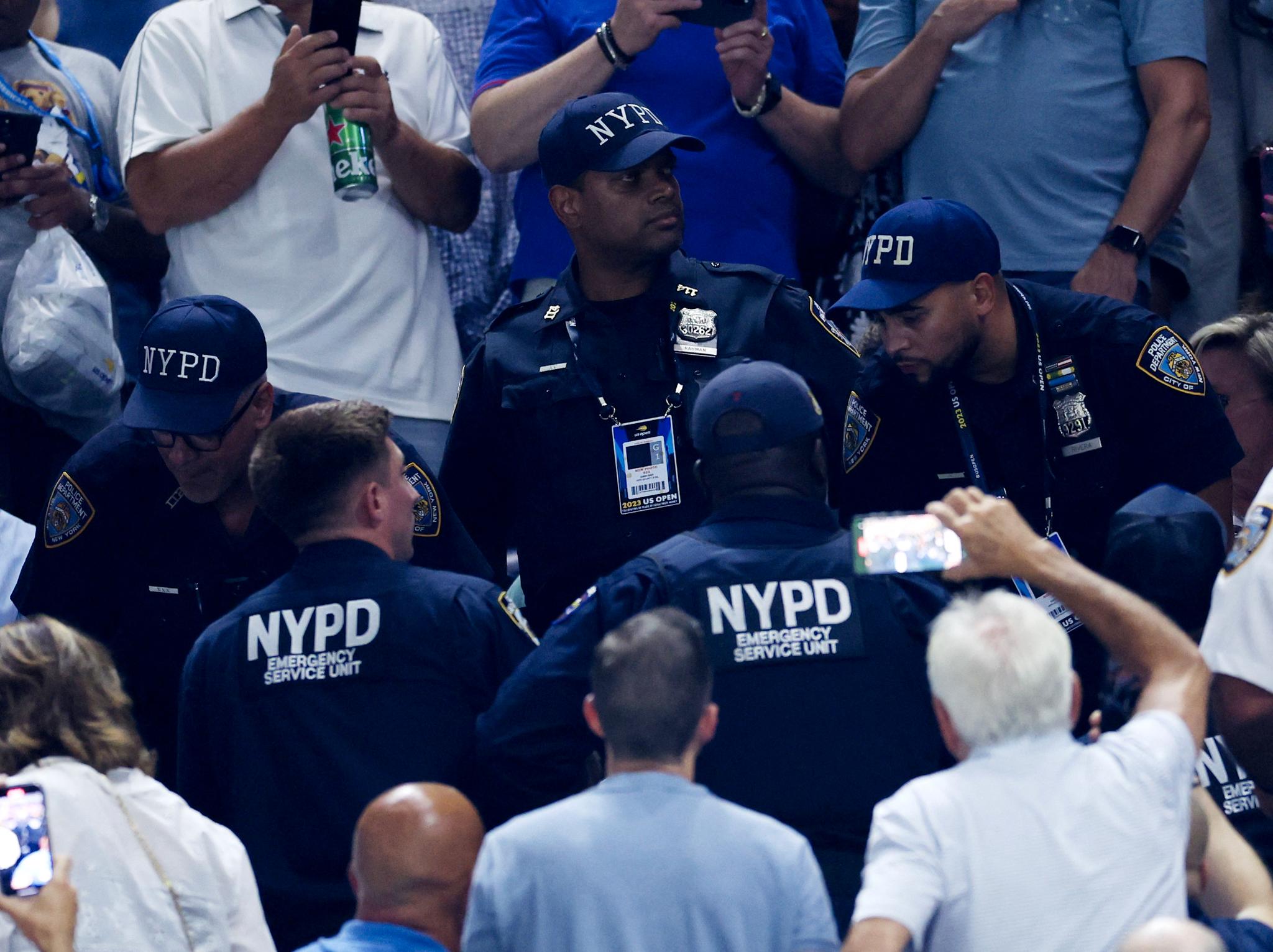 Le match de l'US Open interrompu par les manifestations 6 Le match de l'US Open interrompu par les manifestations - 5