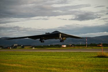Le B-2 Spirit effectue un ravitaillement historique en fosse chaude en Norvège > U.S. Air Forces in Europe & Air Forces Africa > Affichage de l'article - 20