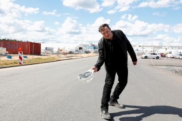Le biopic de Musk en tête des ventes avant sa sortie - E24 - 18