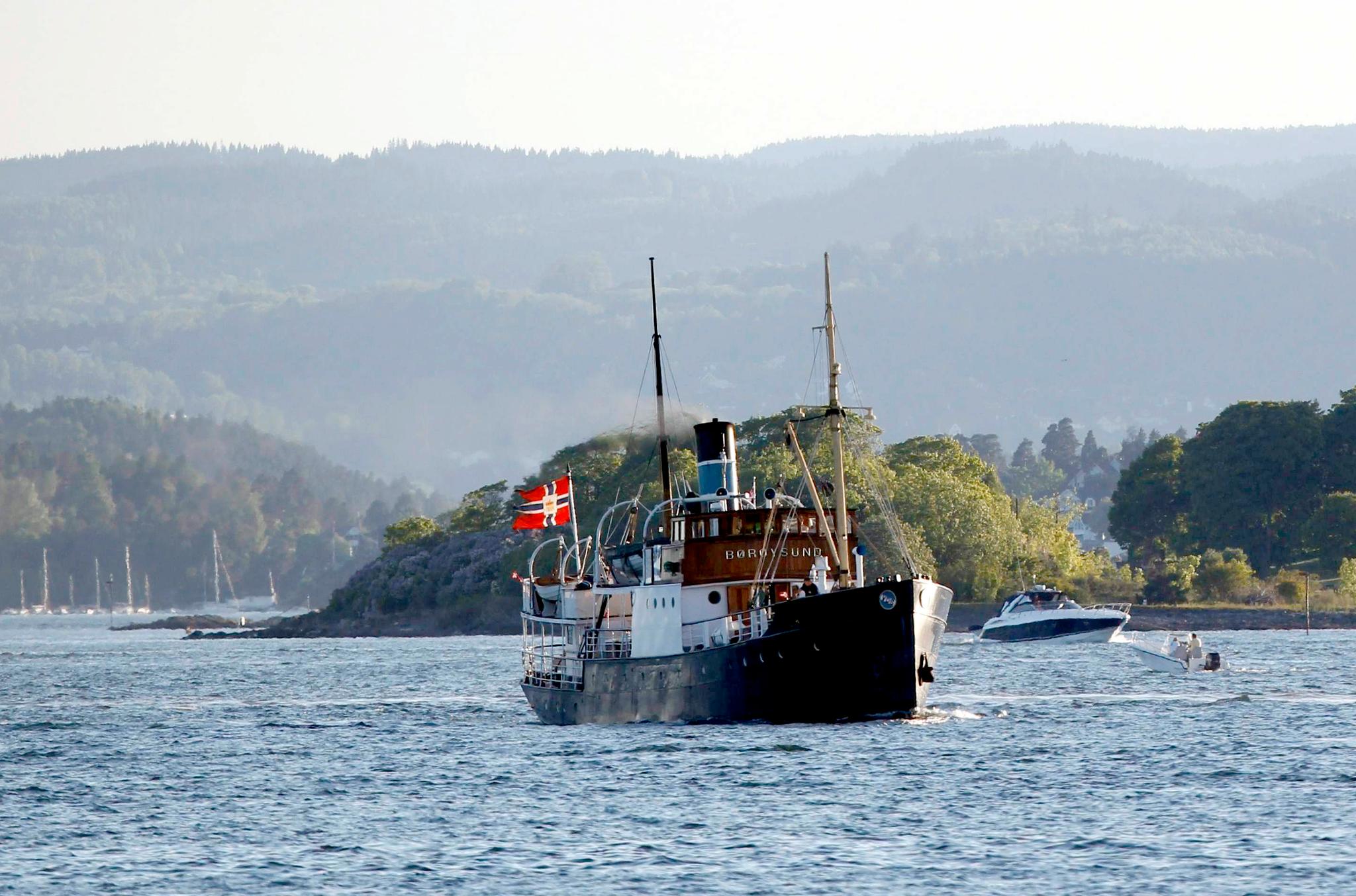 Tous les passagers évacués du navire en guise de soutien au sol dans le fjord d'Oslo 4 Tous les passagers évacués du navire en guise de soutien au sol dans le fjord d'Oslo - 3
