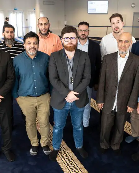 Les imams d'Oslo mènent une campagne de vote pendant la prière du vendredi 32 Les imams d'Oslo mènent une campagne de vote pendant la prière du vendredi - 31
