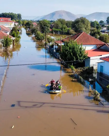 Six morts et d'énormes dégâts après des pluies torrentielles en Grèce 2 Six morts et d'énormes dégâts après des pluies torrentielles en Grèce - 1