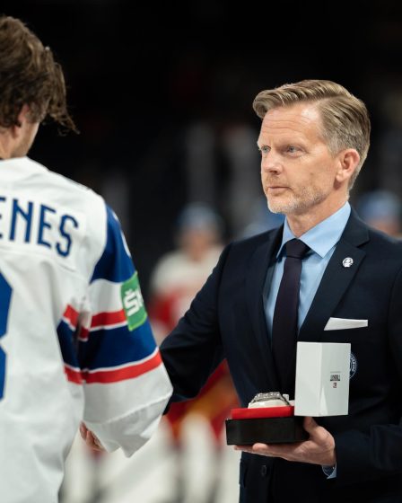 L'association de hockey sur glace est massacrée après la sortie d'Eide : - Très amateur - 5