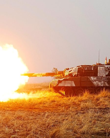 Les forces armées disposent d'un simulateur de char supplémentaire. - Une meilleure formation pour l'armée. - 1