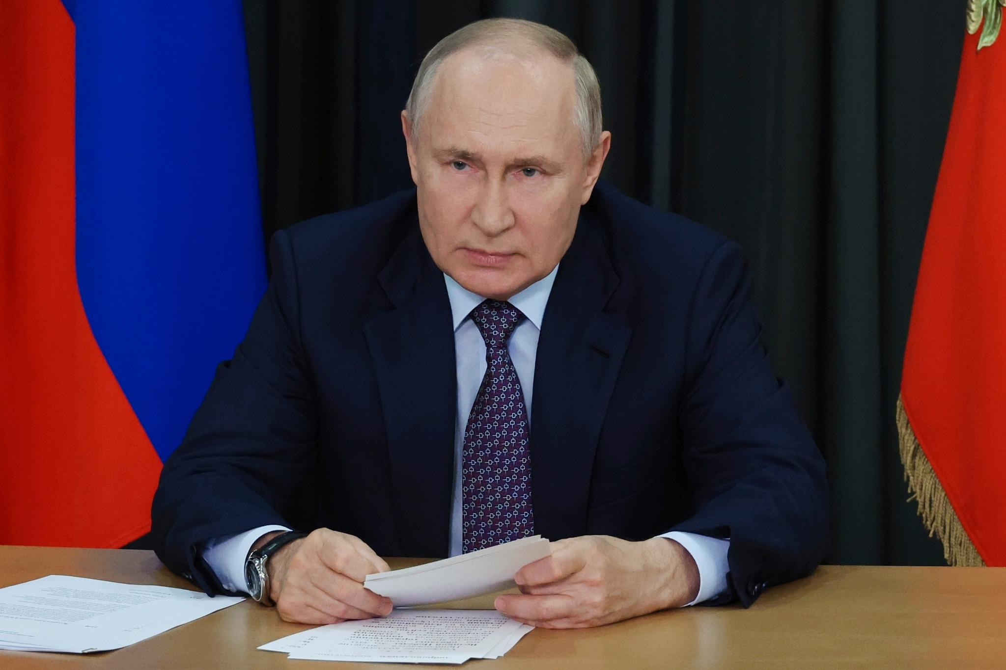 Poutine s'en est pris au directeur du musée. Et a révélé comment il allait faire entrer les Russes en guerre. 6 Poutine s'en est pris au directeur du musée. Et a révélé comment il allait faire entrer les Russes en guerre. - 5