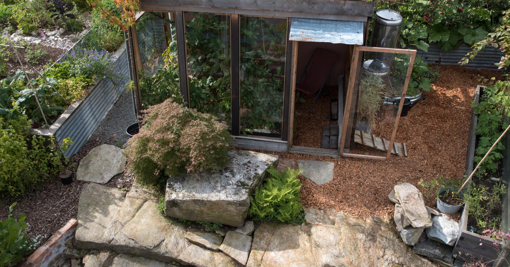 - Beaucoup de gens se soucient de l'intérieur, mais oublient qu'un mauvais espace extérieur détruit la maison. 4 - Beaucoup de gens se soucient de l'intérieur, mais oublient qu'un mauvais espace extérieur détruit la maison. - 3